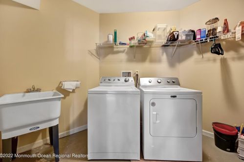 167 Ln Quinta Ct, Holmdel Village NJ  07733-2536 exterior