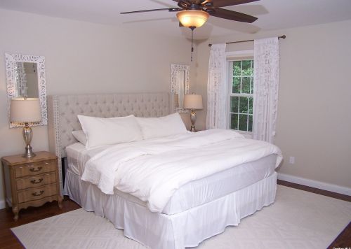 10 Ridgewood St, Elwood NY  11731-1614 exterior