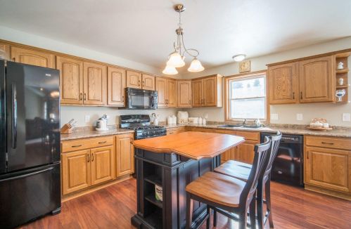 1135 Nordic Ln, Slinger, WI 53086-9349