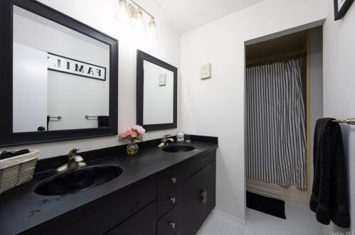 89 Gate Dr, Poughkeepsie NY  12601-5638 exterior