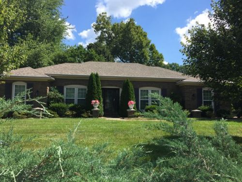 305 Oxfordshire Ln, Louisville, KY 40222-5335