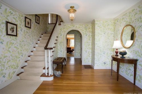 33 Coit Ln, Norwich, CT 06360-2423