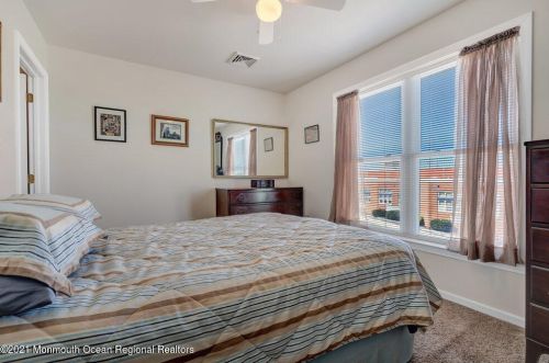 271 Kearney Ave, Pelican Island NJ  08751-1822 exterior