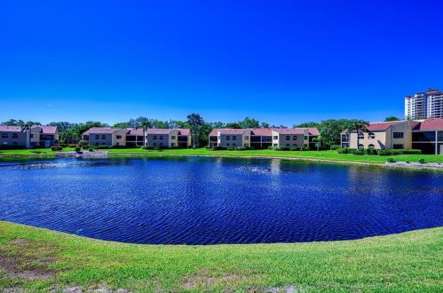 583 Beachwalk Cir, Naples, FL 34108-8781