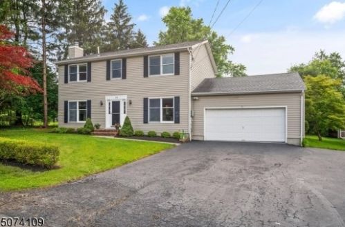 19 Hill St, Bernardsville, NJ 07924-2706