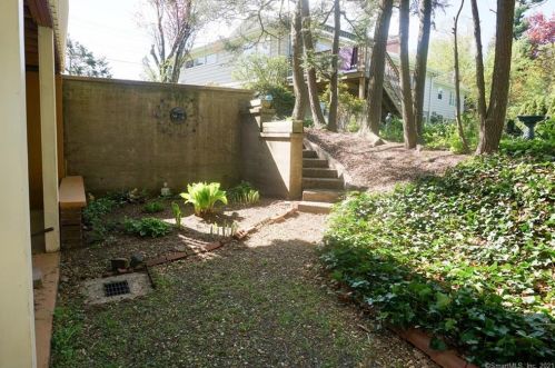 180 Long Hill Rd, Wallingford CT  06492-4934 exterior