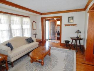 641 Main St, Waterford, WI 53185-4445