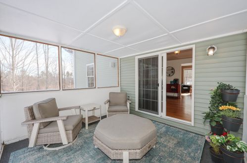 39 Bradford Cir, Hillsboro NH  03244-4864 exterior