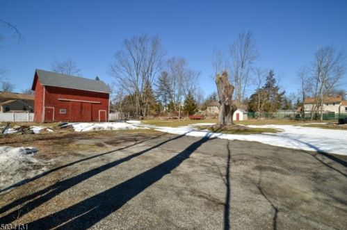 260 Beverwyck Rd, Parsippany NJ  07054-2251 exterior
