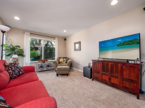 1029 Crest Dr, Santa Rosa CA  95404-2216 exterior