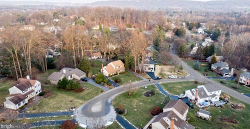 10 Kates Gln, Paoli, PA 19301-1025
