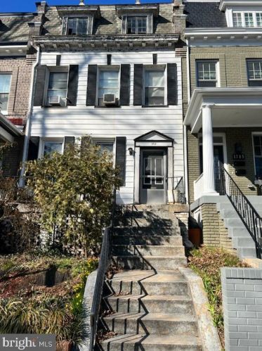 1717 Kenyon St, Washington, DC 20010-2616