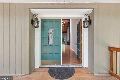 20787 Evergreen Ml Rd, Leesburg VA  20175-6412 exterior