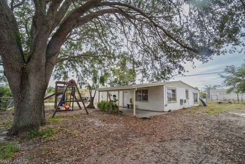 201 Apache St, Lehigh Acres, FL 33936-7113