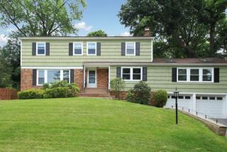 7 Witherspoon Rd, Verona, NJ 07044-2910