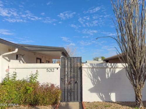 5212 Mauna Loa Ln, Glendale AZ  85306-3928 exterior