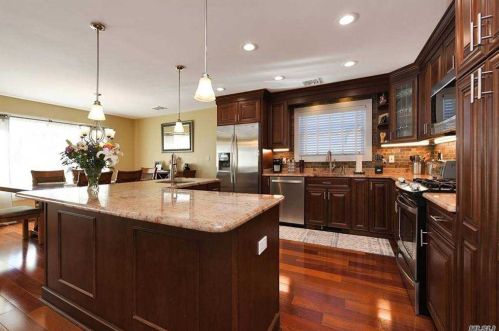 83-15 165th Ave, Jamaica, NY 11414-3638