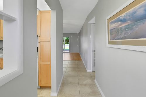 2300 1st Ln, Boynton Beach, FL 33435-1953