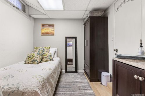 1427 Franklin St, Denver CO 80210-2331 exterior