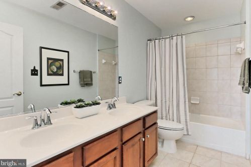 14286 Chalfont Dr, Haymarket VA  20169-2632 exterior