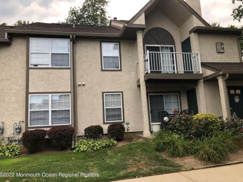 2102 Commons At Kingswood Dr, East Brunswick, NJ 08816-5225