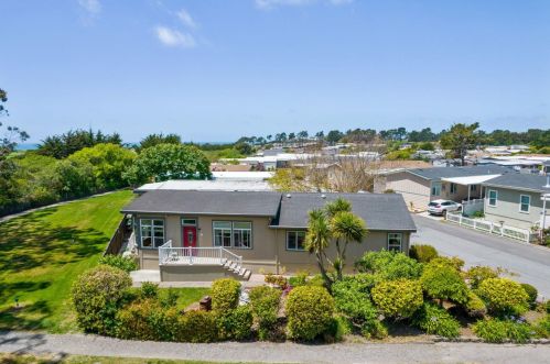 69 Creekside Dr, Princeton By The Sea, CA 94019-2373