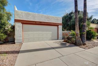 9211 51st Ln, Glendale, AZ 85302-3405