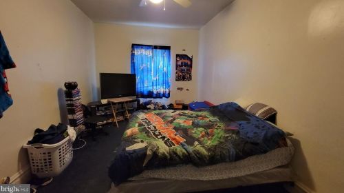 1941 State St, Harrisburg PA  17101-1143 exterior