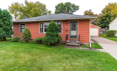 2126 Sunrise Dr, La Crosse, WI 54601-6830