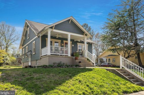 115 Woodland Ave, Barrington, NJ 08007-1342