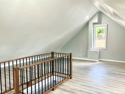 37 Beacon St, Middletown NY 10940-4733 exterior