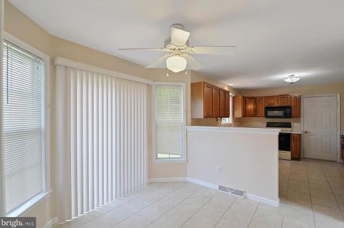 195 Apple Blossom Dr, Camden-Wy DE  19934-1970 exterior