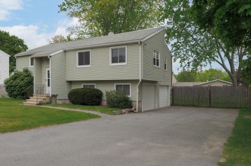 6 Rena Ave, Salem, NH 03079-2030