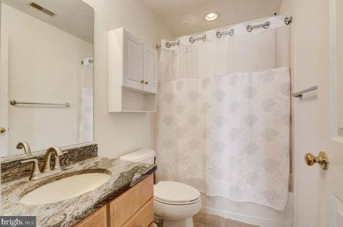 33 Mullen Dr, Erial NJ  08081-1300 exterior