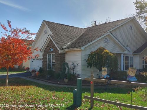 158 Sylvan Lake Blvd, Berkeley Township, NJ 08721-1962