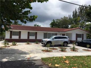 2400 196th St, Miami, FL 33180-2133