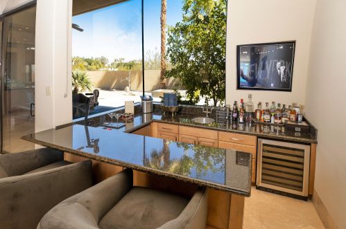 29 Sun Ridge Cir, Rancho Mirage CA  92270-2641 exterior