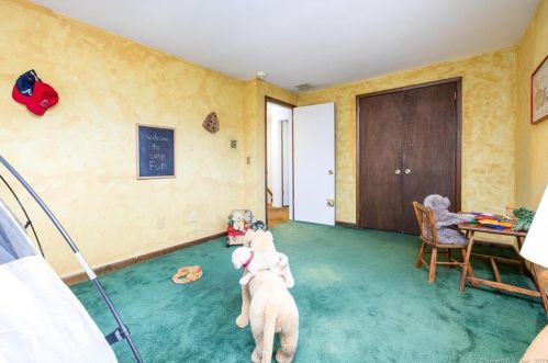 80 Mount Sumner Dr, Manchester CT  06043-7248 exterior