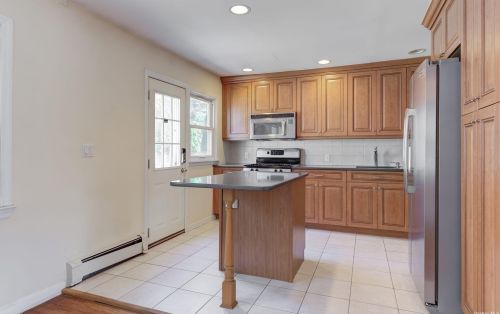 105 Renison Dr, Westbury NY  11590-1036 exterior