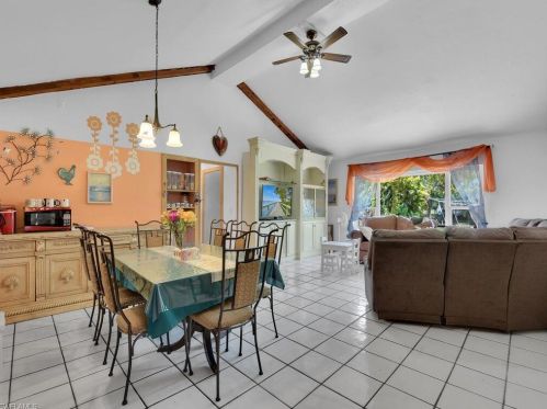 11530 Riggs Rd, Naples, FL 34114-8564