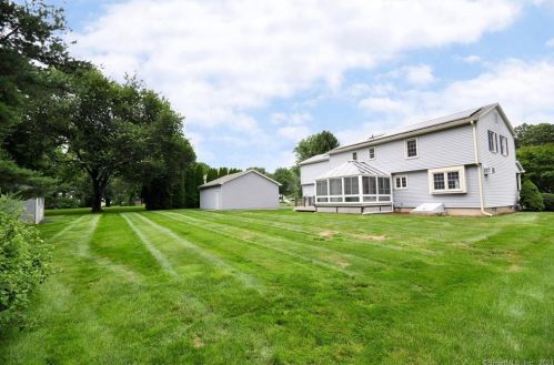 156 Carriage Way, Windsor CT 06095-2008 exterior