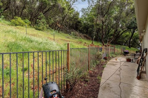 10221 Eagle Mountain Rd, Grass Valley CA  95949-8803 exterior