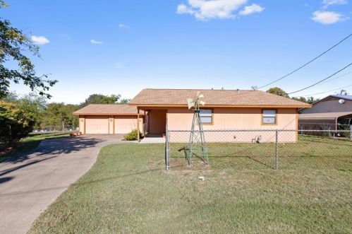 108 H St, Meridian, TX 76665-4596