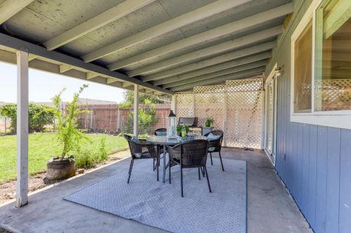 1320 I St, Rio Linda CA  95673-4403 exterior