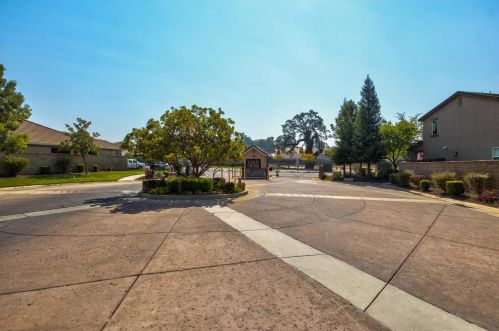 144 Gold Nugget Dr, Valley Springs, CA 95252-8591