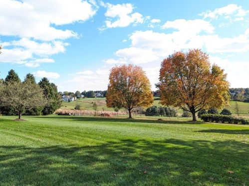 4438 Bachman Dr, Schnecksville PA  18078-2246 exterior