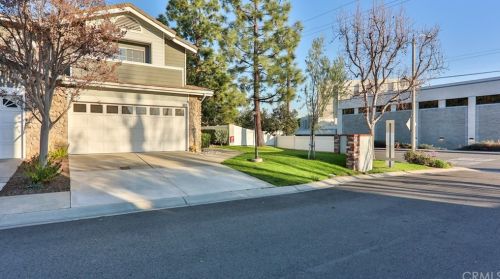 102 Amber Oaks Ln, Glendora, CA 91741-6618