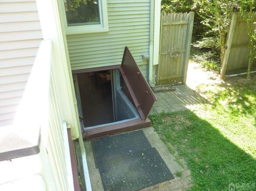 190 Willow St, East Brunswick NJ  08816-3138 exterior