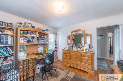 146 Oakmanor Pkwy, South Plainfield NJ  07080-4923 exterior