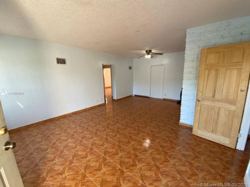 3170 100th St, Miami, FL 33147-2068